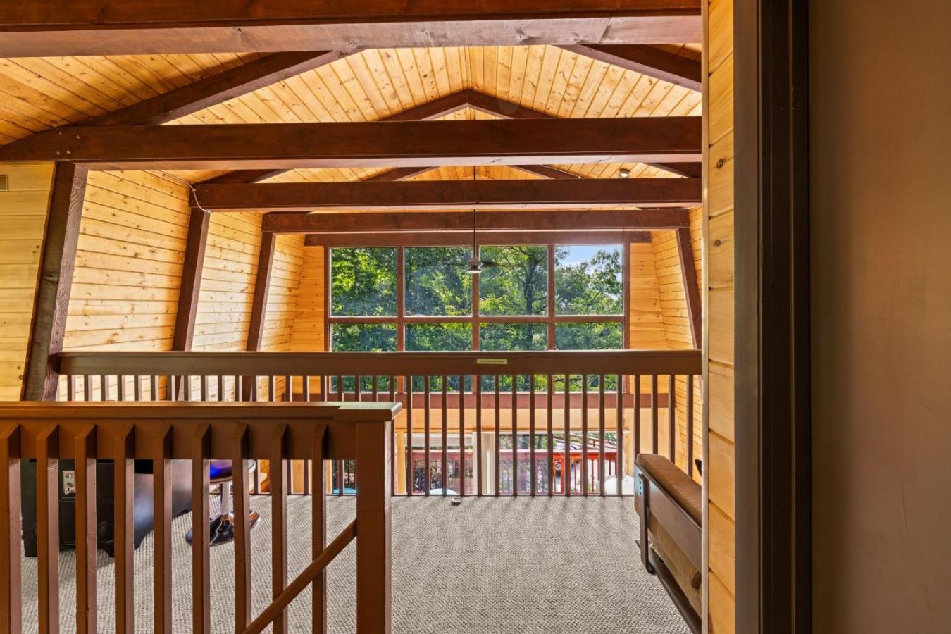 Treetops Chalet - 3Bd/2Bt Boutique Cabin W/Mt Leconte Views In 蓋特林堡 外观 照片