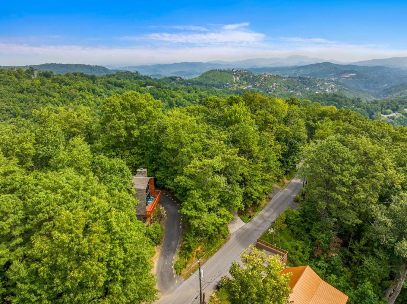 Treetops Chalet - 3Bd/2Bt Boutique Cabin W/Mt Leconte Views In 蓋特林堡 外观 照片