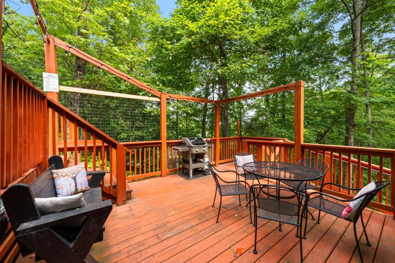 Treetops Chalet - 3Bd/2Bt Boutique Cabin W/Mt Leconte Views In 蓋特林堡 外观 照片