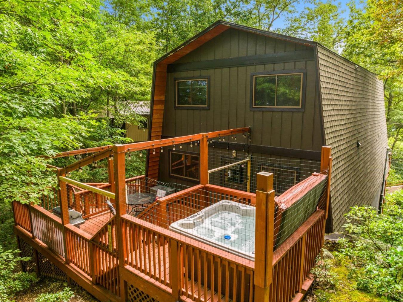 Treetops Chalet - 3Bd/2Bt Boutique Cabin W/Mt Leconte Views In 蓋特林堡 外观 照片