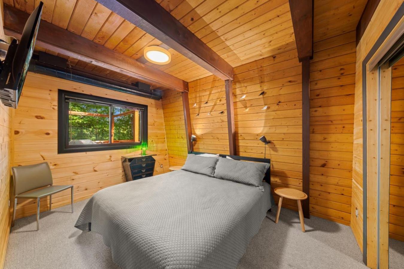 Treetops Chalet - 3Bd/2Bt Boutique Cabin W/Mt Leconte Views In 蓋特林堡 外观 照片