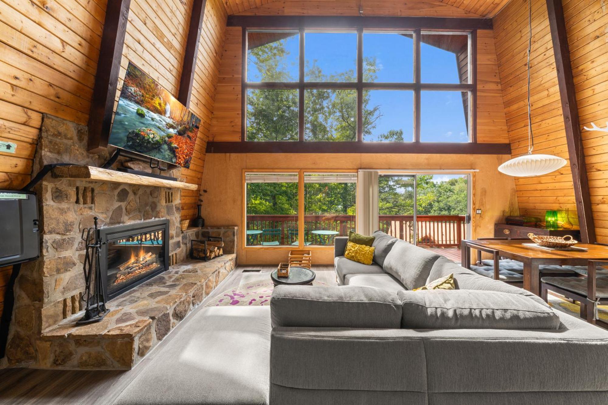 Treetops Chalet - 3Bd/2Bt Boutique Cabin W/Mt Leconte Views In 蓋特林堡 外观 照片