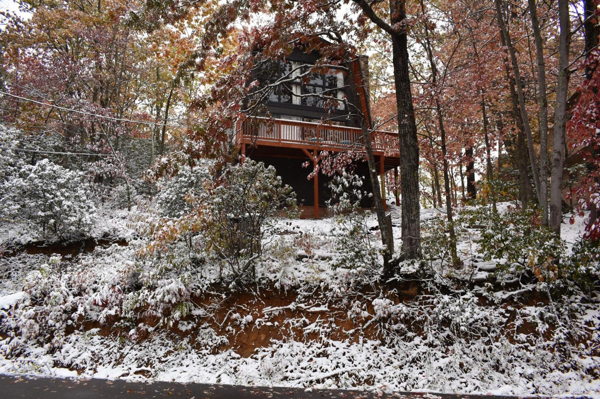 Treetops Chalet - 3Bd/2Bt Boutique Cabin W/Mt Leconte Views In 蓋特林堡 外观 照片